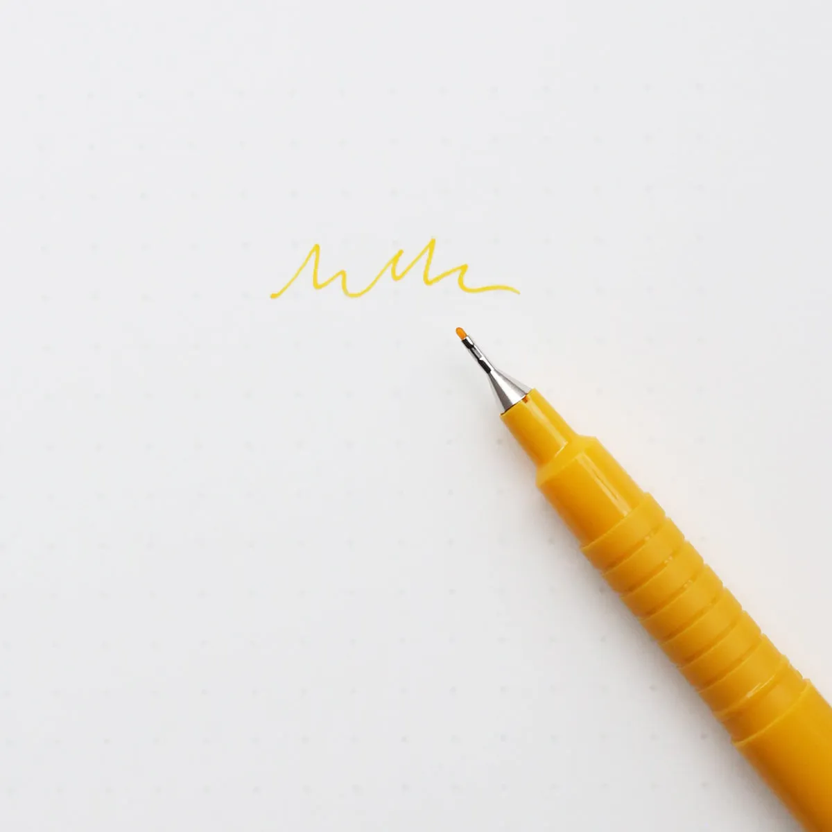 ARTLINE FINELINER 0.4 MM // YELLOW