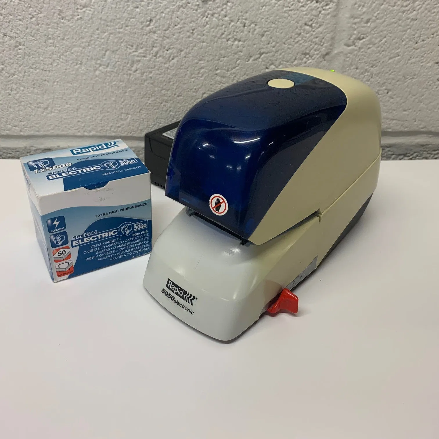 Pre-owned Rapid 5050e Electronic Flat-Clinch Stapler